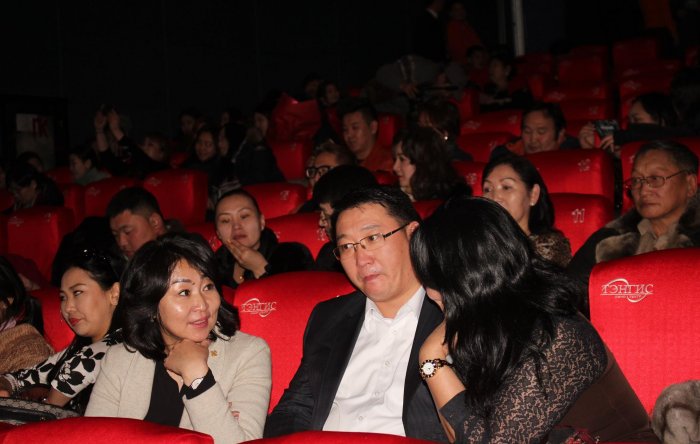 З.Баянсэлэнгэ сайдын “чөлөөт цаг”